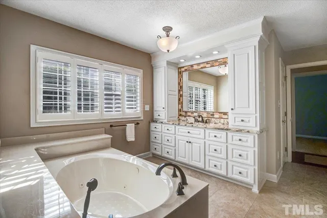 $499,900 | 20 Wallace Lane, Lillington, NC 27546