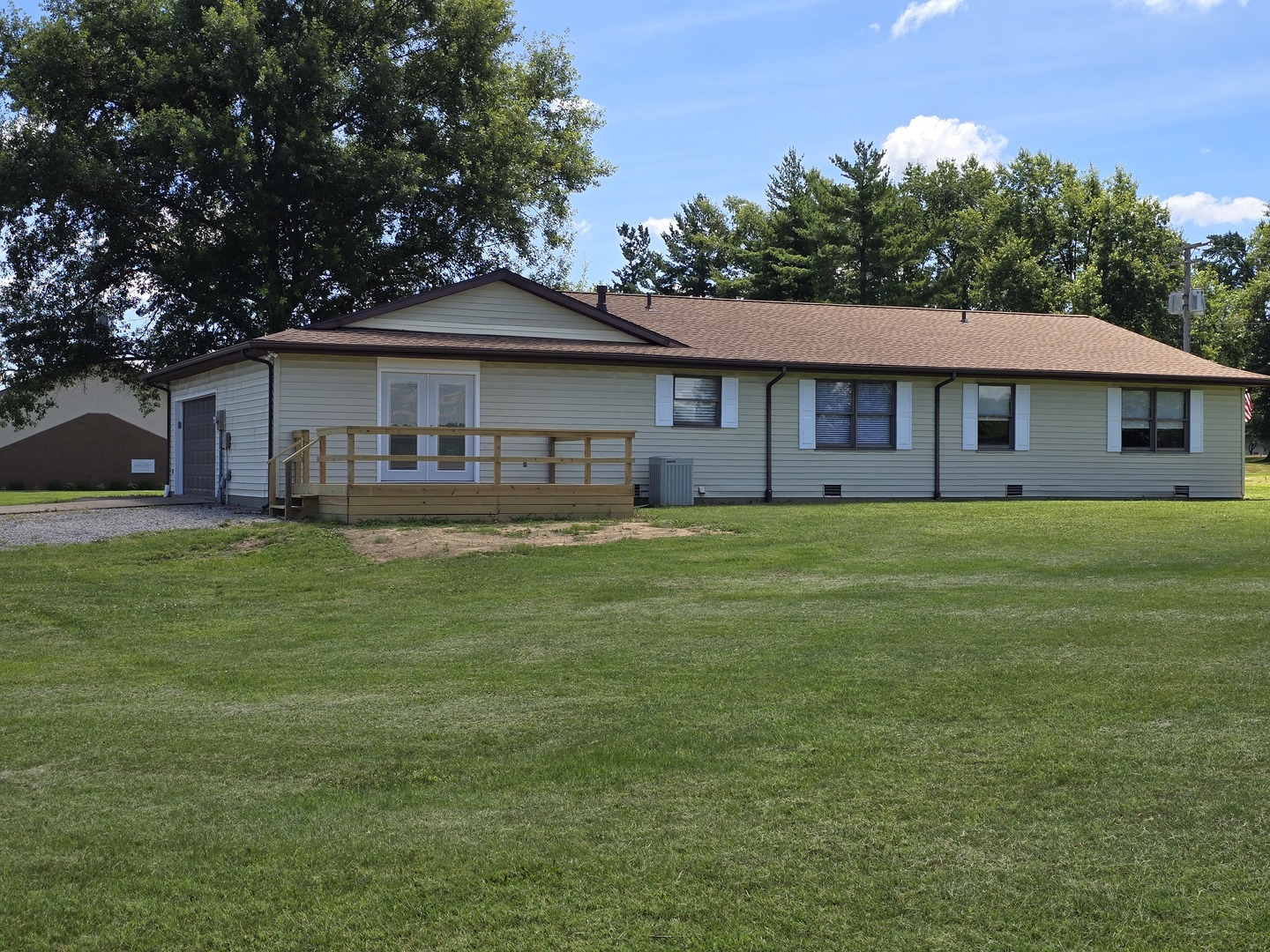 110 Grayson Road Eldorado, IL 62930 - Photo 5 of 33