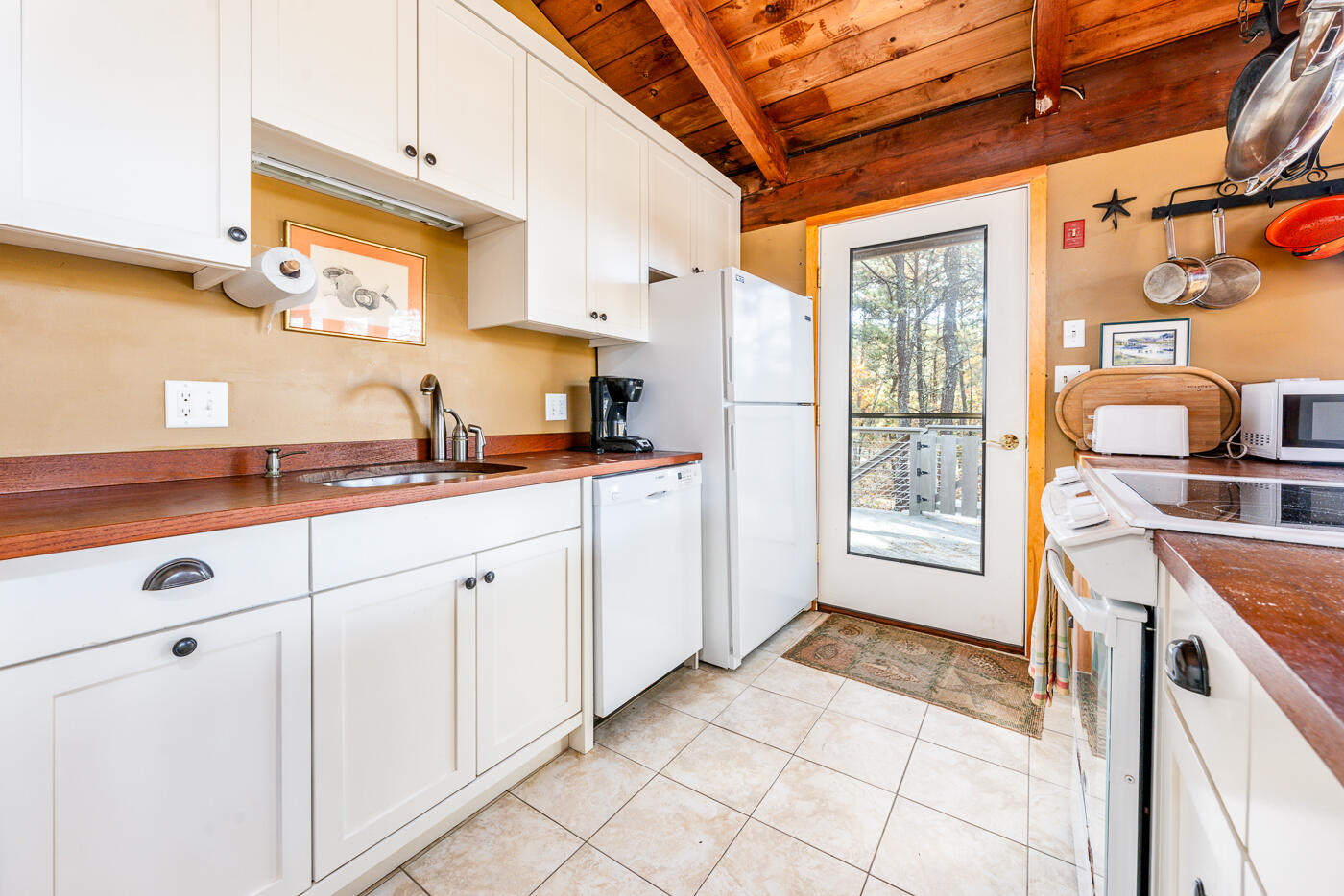 11 Anawan Road Wellfleet, MA 02667 - Photo 10 of 47 kitchen3