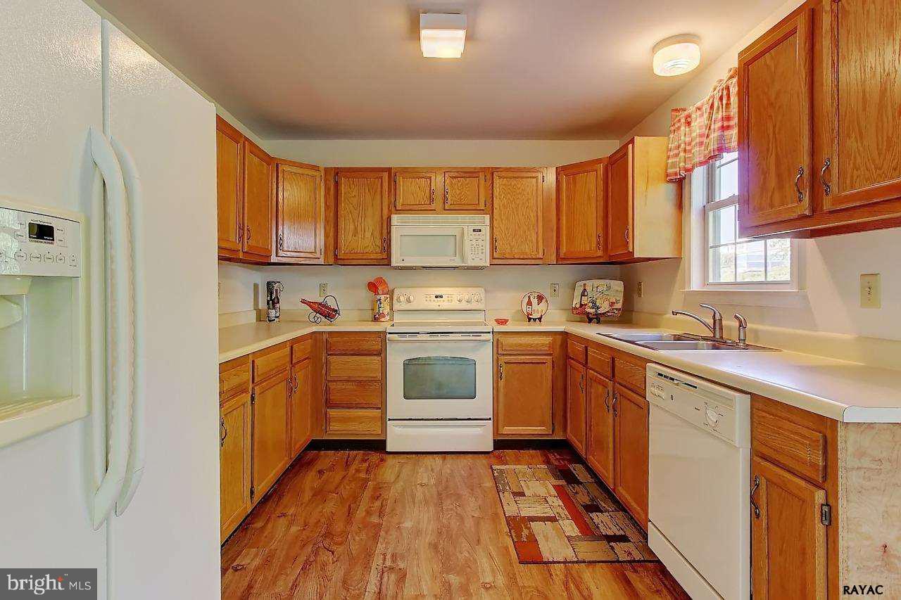 126 Country Ridge Drive Red Lion, PA 17356 - Photo 8 of 25