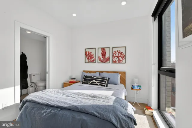 $2,533 | 2007 Cambridge Street, Unit 10, Philadelphia, PA 19130