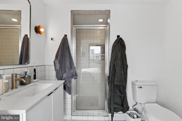 $2,533 | 2007 Cambridge Street, Unit 10, Philadelphia, PA 19130