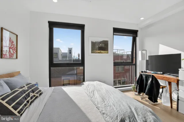 $2,533 | 2007 Cambridge Street, Unit 10, Philadelphia, PA 19130