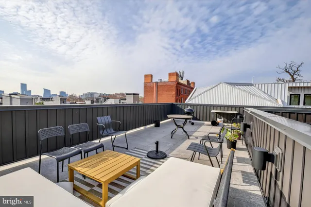 $2,533 | 2007 Cambridge Street, Unit 10, Philadelphia, PA 19130