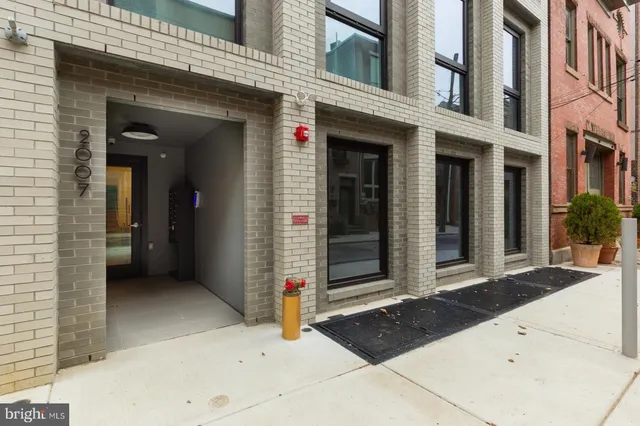 $2,533 | 2007 Cambridge Street, Unit 10, Philadelphia, PA 19130