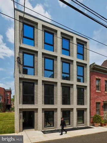 $2,533 | 2007 Cambridge Street, Unit 10, Philadelphia, PA 19130