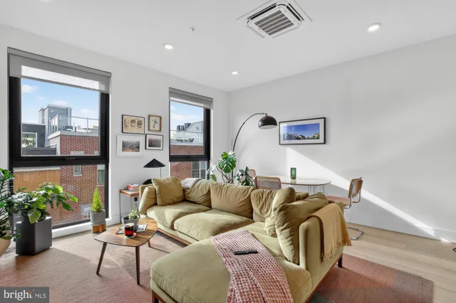 $2,533 | 2007 Cambridge Street, Unit 10, Philadelphia, PA 19130