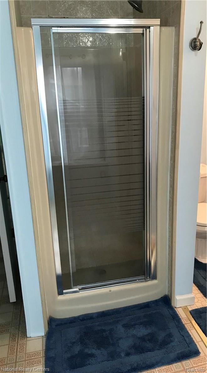 25376 Graham Road Redford, MI 48239 - Photo 18 of 40 Master Bath Shower