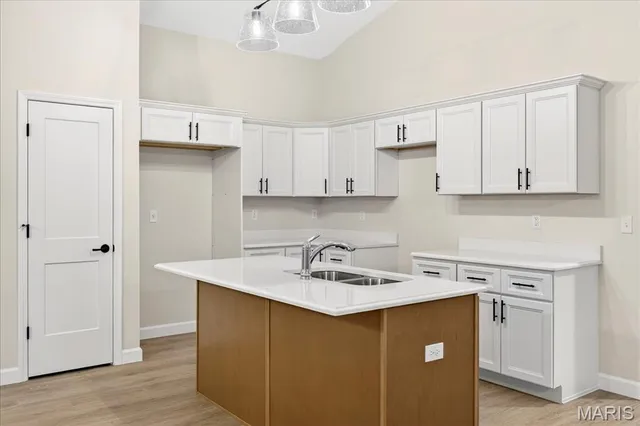 $467,500 | 845 Mohave Court, Shiloh, IL 62221