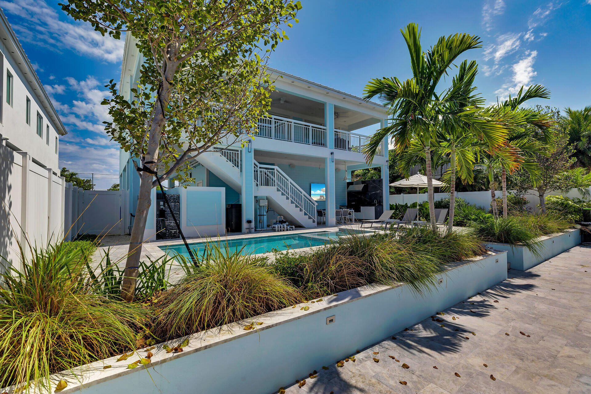 121 Lake Road Tavernier, FL 33070 - Photo 40 of 60 Backyard