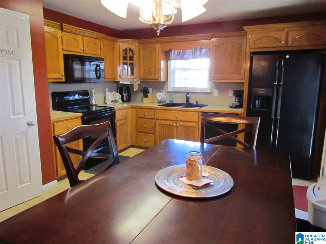 632 South Hillcrest Road Odenville, AL 35120 - Photo 7 of 26