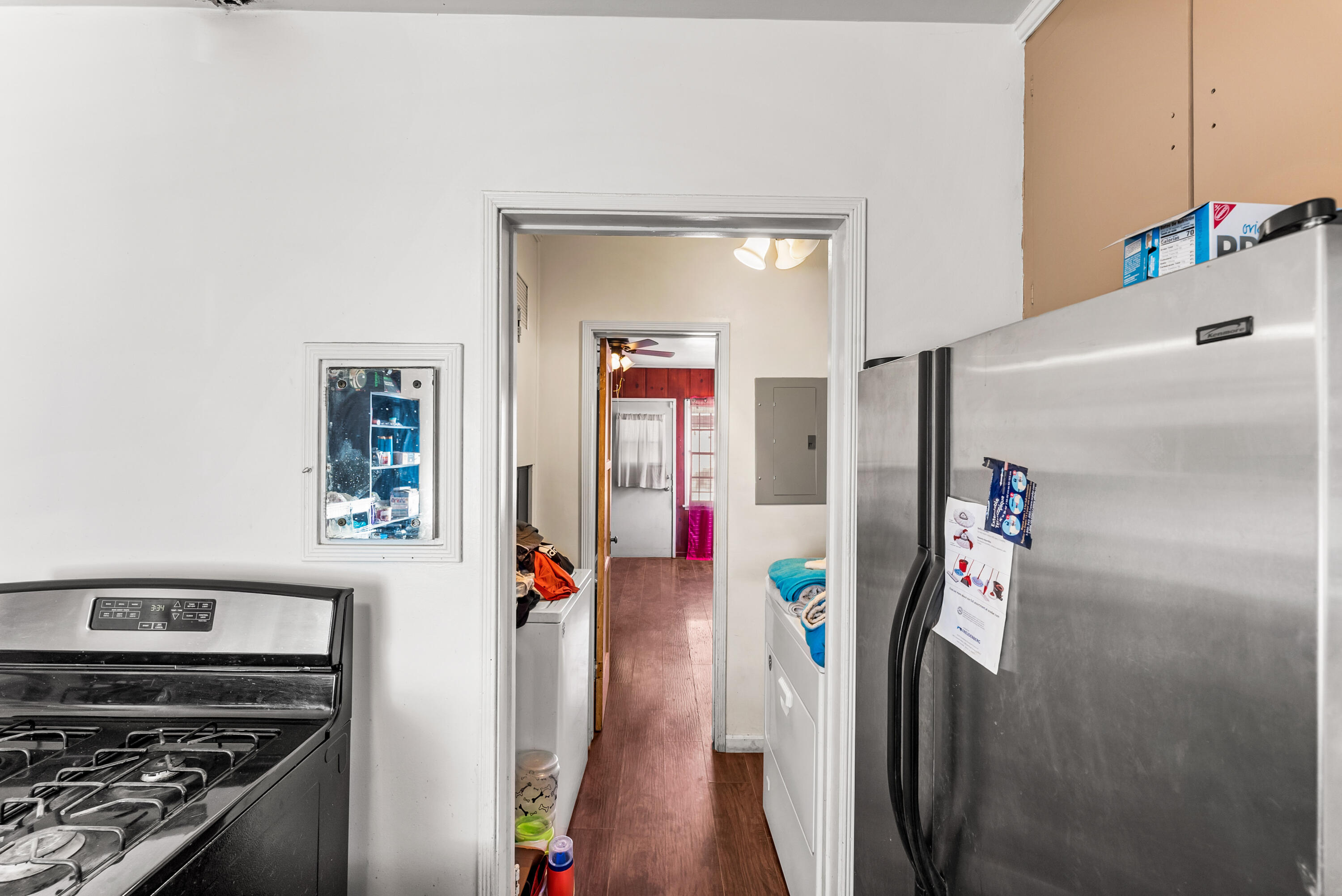 620 South Chester Avenue Compton, CA 90221 - Photo 13 of 32 a view of utility room