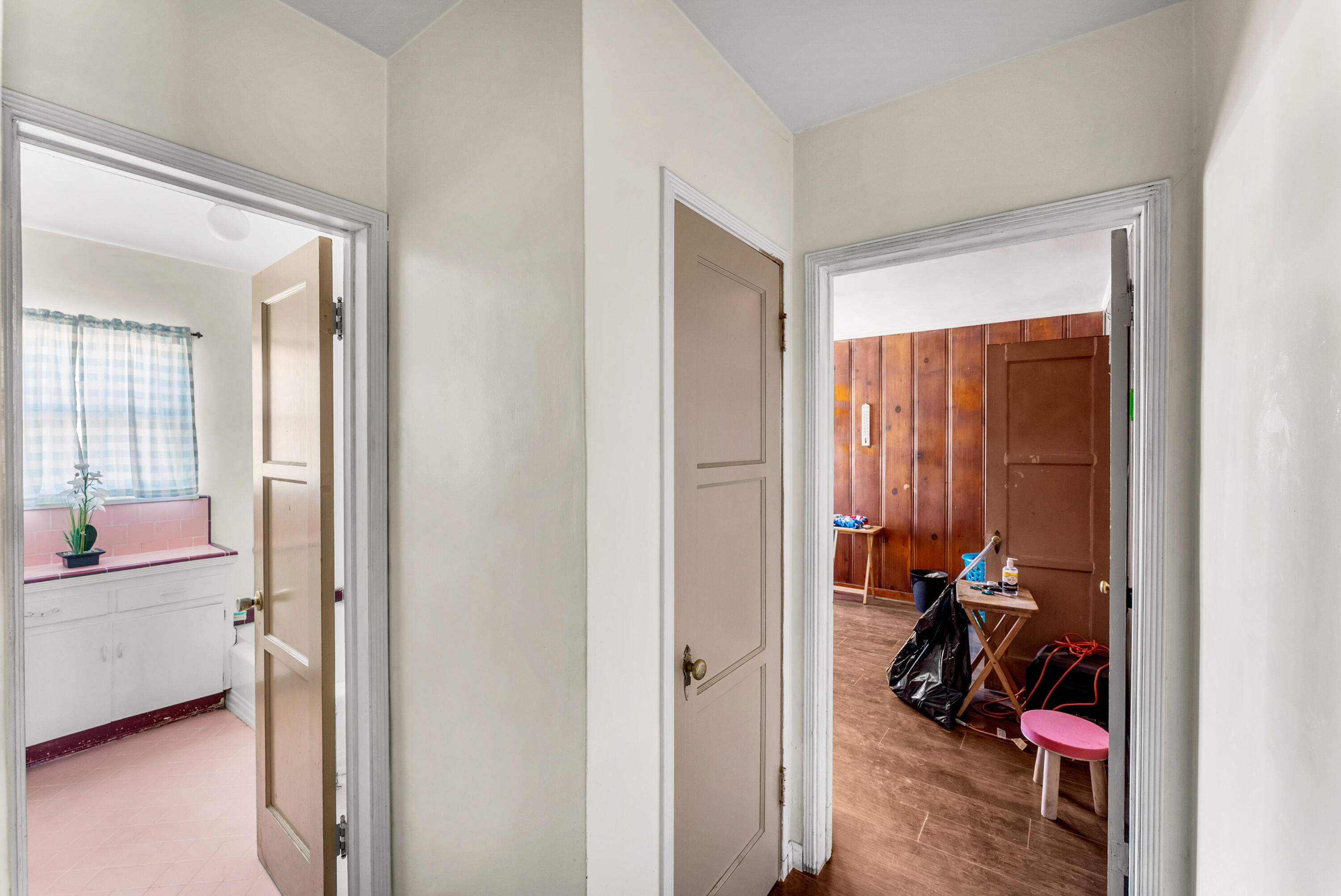 620 South Chester Avenue Compton, CA 90221 - Photo 18 of 32 a view of a room with gym equipment