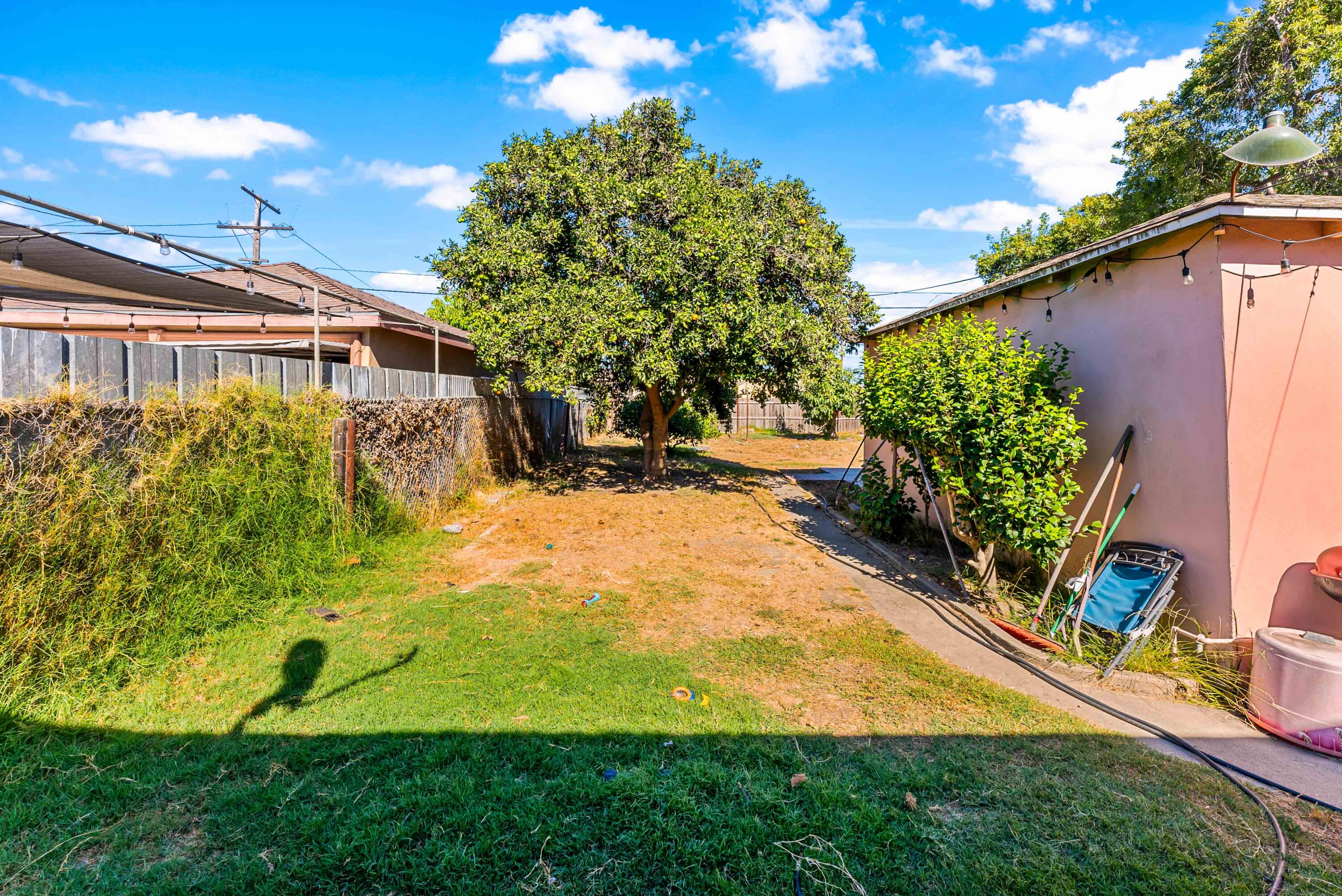 620 South Chester Avenue Compton, CA 90221 - Photo 22 of 32 a view of a backyard with plants