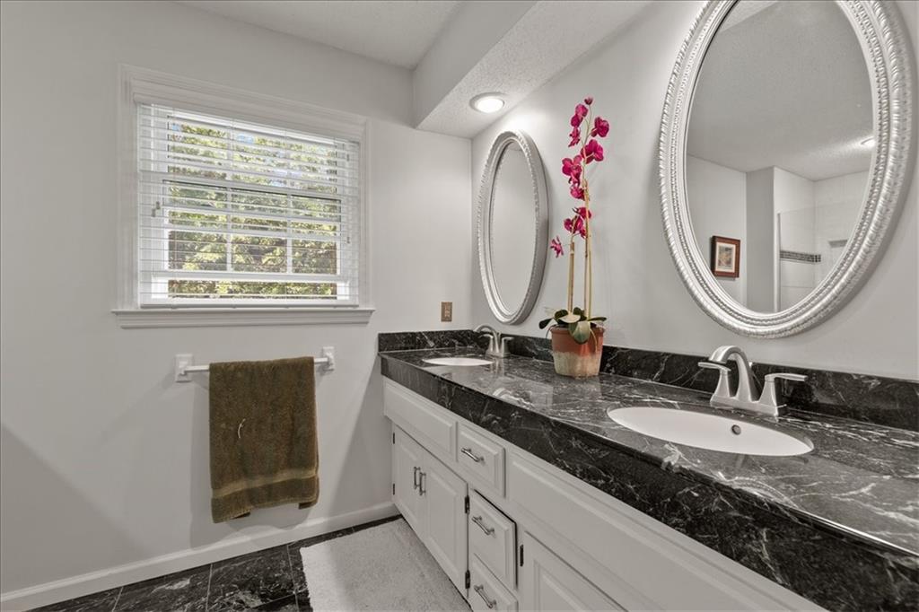 8315 Richards Road Lenexa, KS 66215 - Photo 19 of 35
