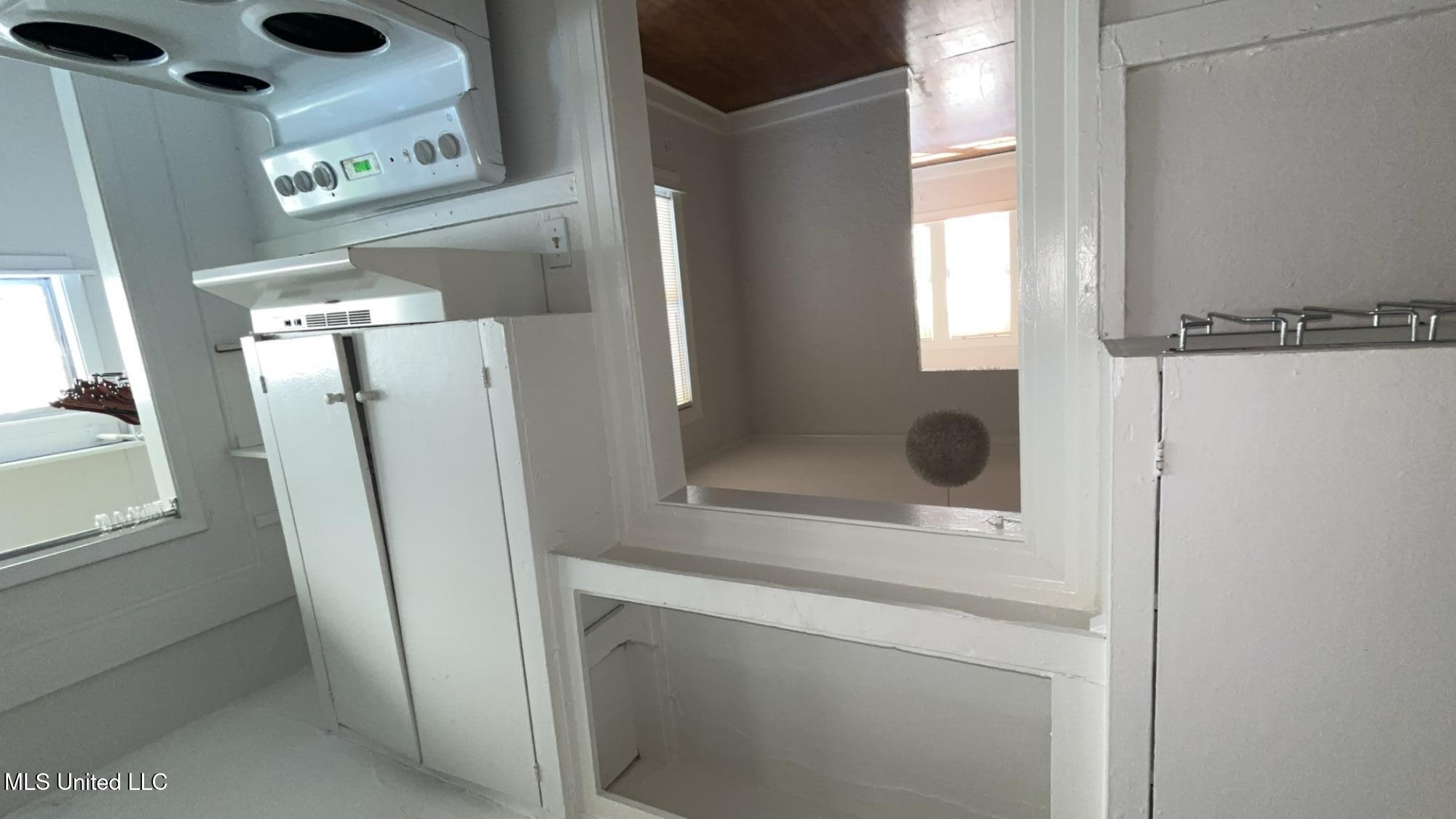 1040 Madison Street Jackson, MS 39202 - Photo 2 of 14 IMG_1079