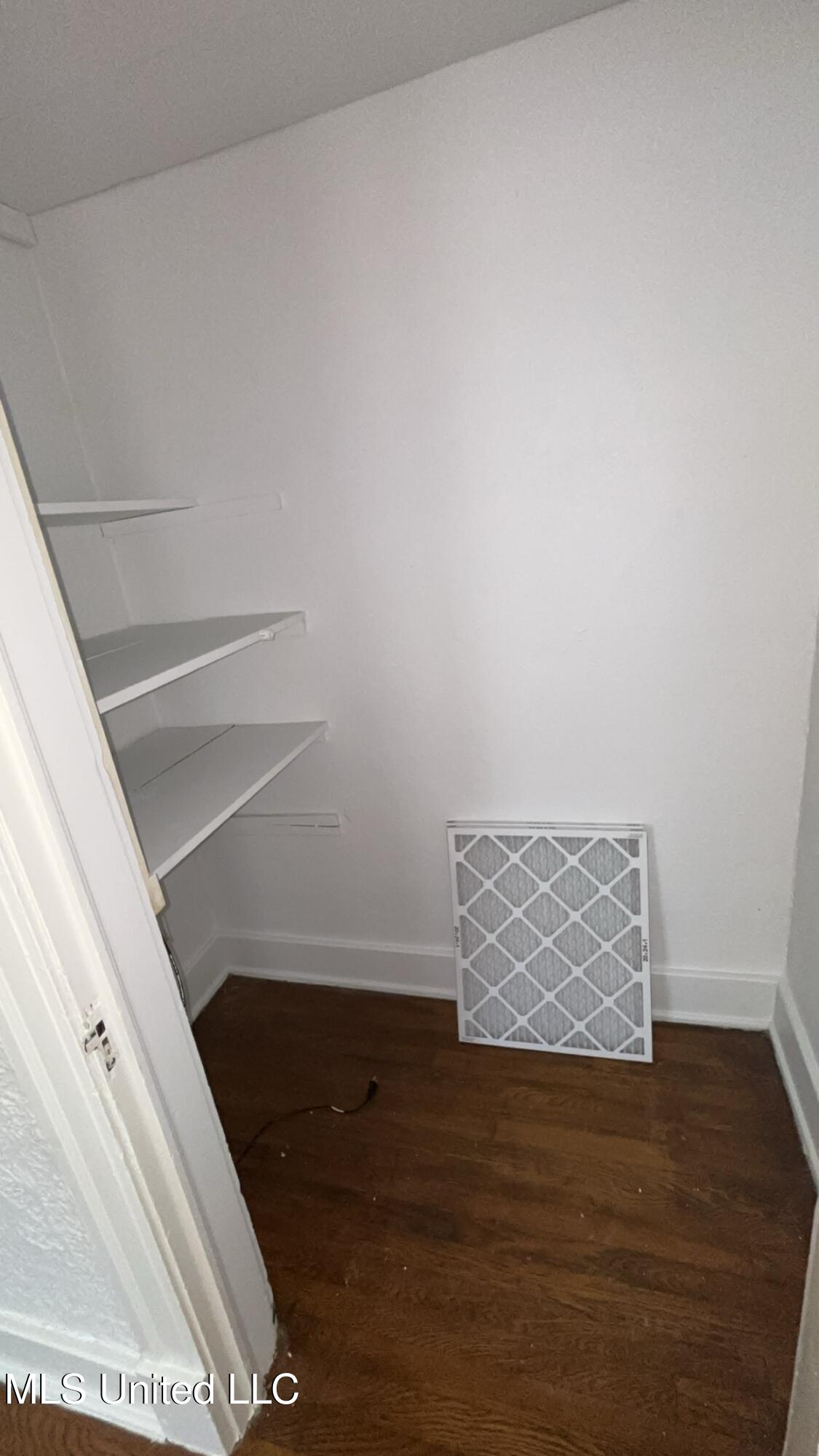 1040 Madison Street Jackson, MS 39202 - Photo 7 of 14 IMG_1072