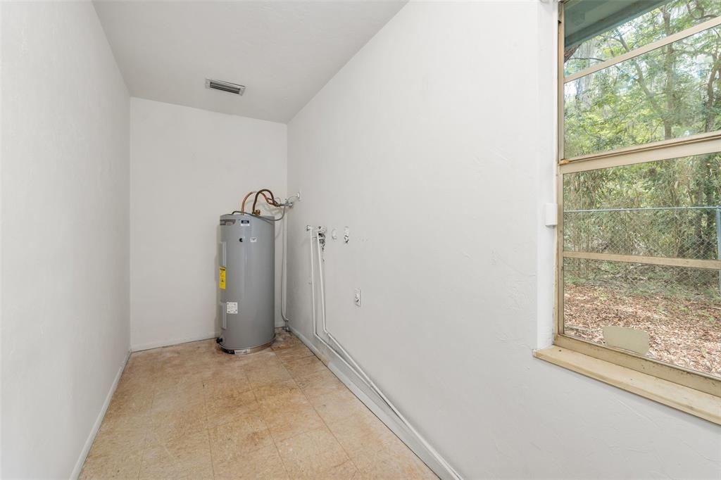 4825 Southwest 19th Street Gainesville, FL 32608 - Photo 21 of 40 a view of a room with window