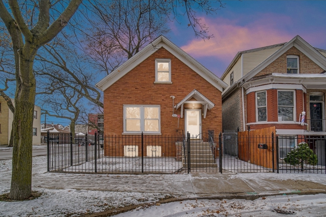 900 North Springfield Avenue Chicago, IL 60651 - Photo 1 of 24