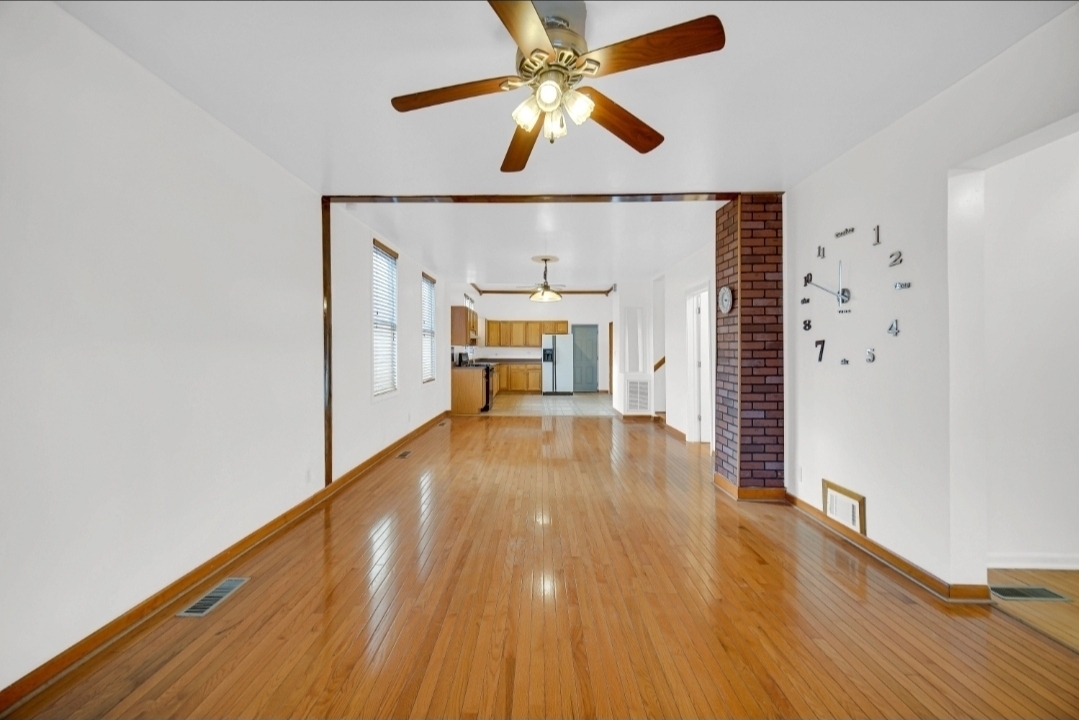 900 North Springfield Avenue Chicago, IL 60651 - Photo 4 of 24