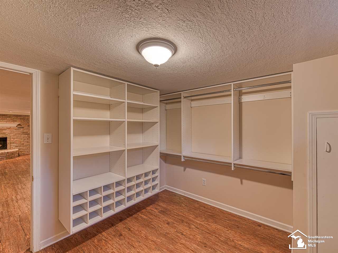 881 Stewart Road Monroe, MI 48162 - Photo 25 of 29 50009405-24.JPG
