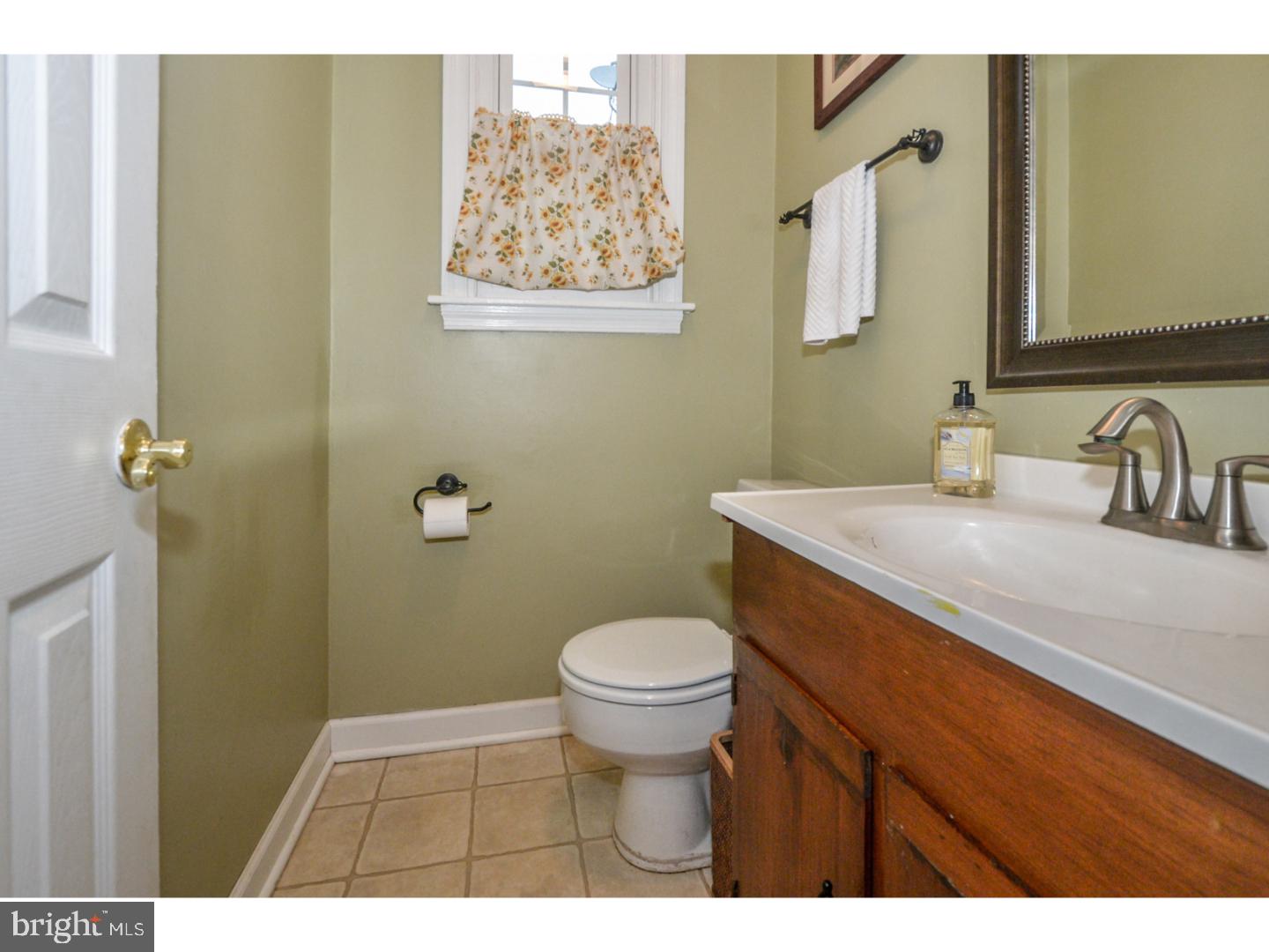 133 Garden Road Oreland, PA 19075 - Photo 11 of 25 Bathroom