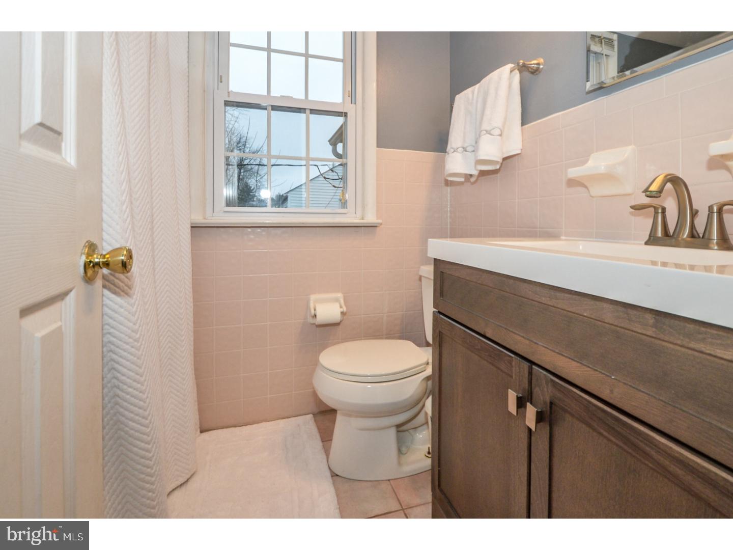 133 Garden Road Oreland, PA 19075 - Photo 14 of 25 Bathroom