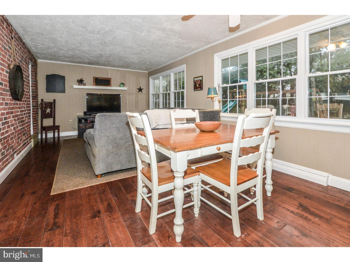 133 Garden Road Oreland, PA 19075 - Photo 8 of 25 Family Room
