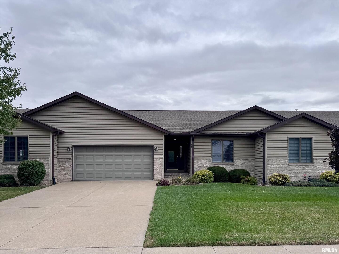 504 Mill Ridge Road, Unit 2 Clinton, IA 52732 - Photo 2 of 32 Gallery Image 2
