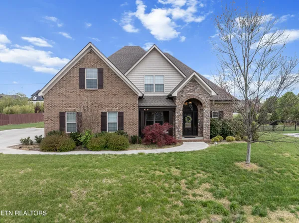 $779,000 | 1432 Edenbridge Drive, Alcoa, TN 37701