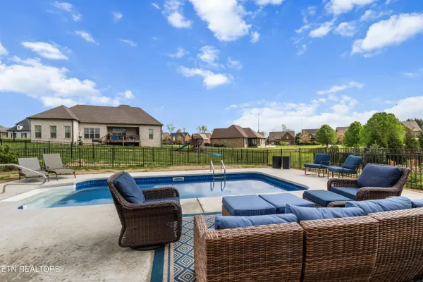 $779,000 | 1432 Edenbridge Drive, Alcoa, TN 37701