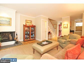 421 South Jessup Street Philadelphia, PA 19147 - Photo 5 of 12 Living Room