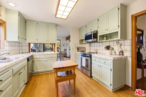 $1,599,500 | 19818 Valley View Drive, Topanga, CA 90290