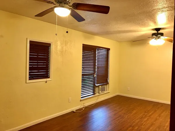 $1,950 | 2118 Endicott Lane, Sugar Land, TX 77478