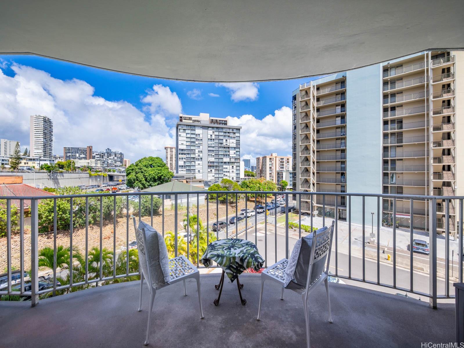710 Lunalilo Street, Unit 402 Honolulu, HI 96813 - Photo 14 of 24 a view of a balcony with lake view