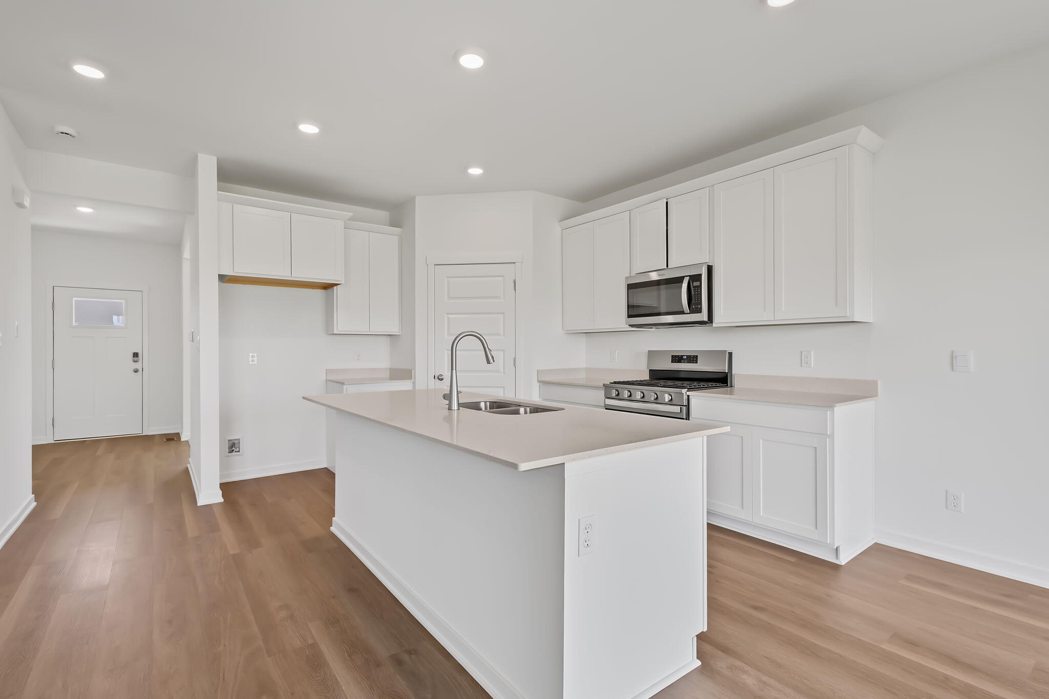 7622 West 107th Place Crown Point, IN 46307 - Photo 3 of 29 2048x1365