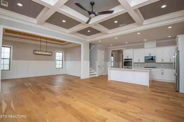 $877,000 | 165 Grandville Court, Vonore, TN 37885