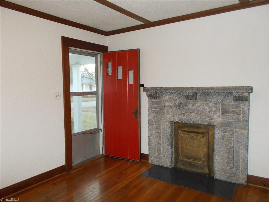 306 Rockspring Road High Point, NC 27262 - Photo 4 of 15 Gallery Image 4