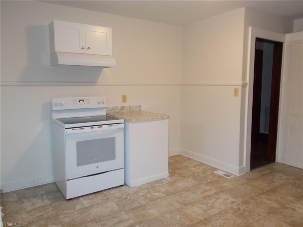 306 Rockspring Road High Point, NC 27262 - Photo 9 of 15 Gallery Image 9