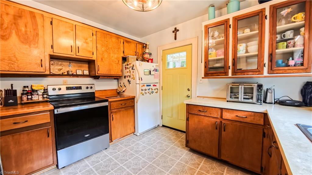 2100 Springs Road Mount Airy, NC 27030 - Photo 12 of 39 Gallery Image 12