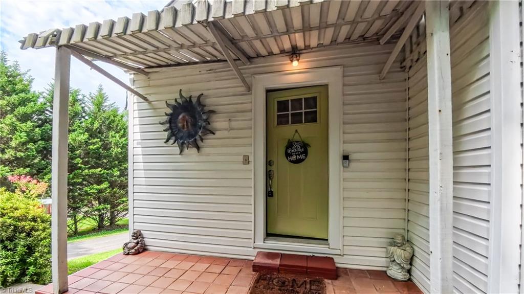 2100 Springs Road Mount Airy, NC 27030 - Photo 10 of 39 Gallery Image 10