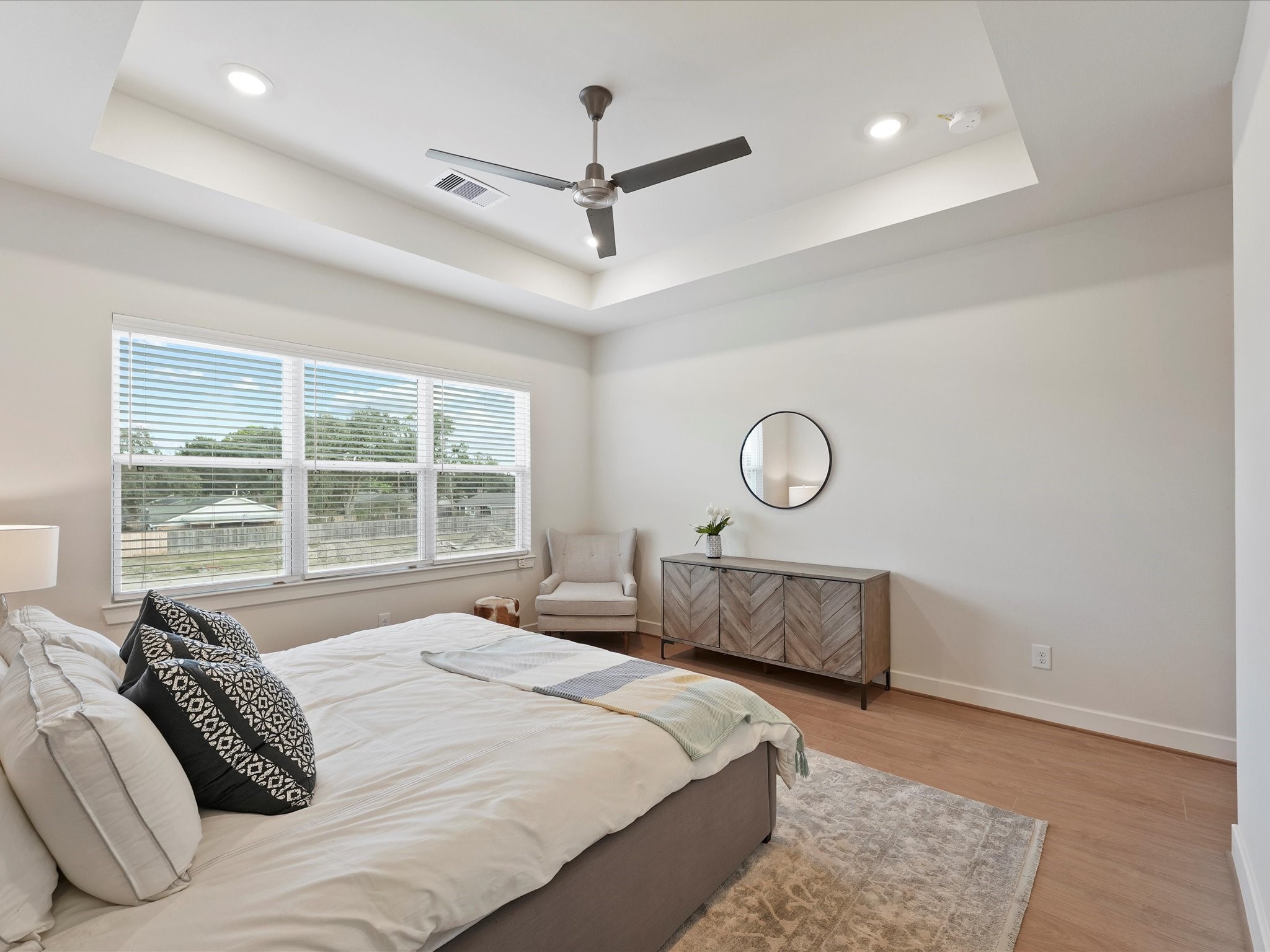 6451-6453 Rena Street Houston, TX 77092 - Photo 18 of 28 Primary Bedroom