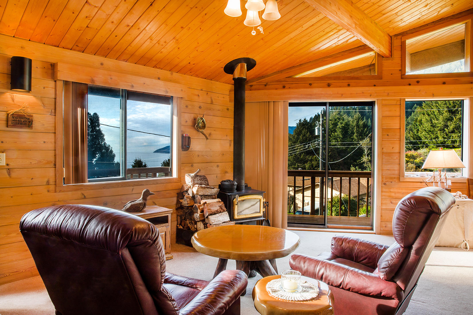 160 Madrone Road Shelter Cove, CA 95589 - Photo 7 of 23 Front Room