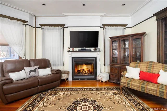 $1,550,000 | 225 Beach 120th Street | Rockaway Park