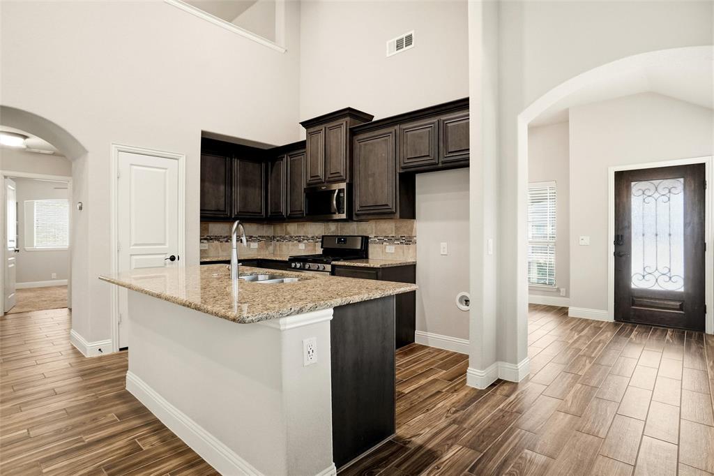 1021 Rustic Oak Way Burleson, TX 76028 - Photo 2 of 16