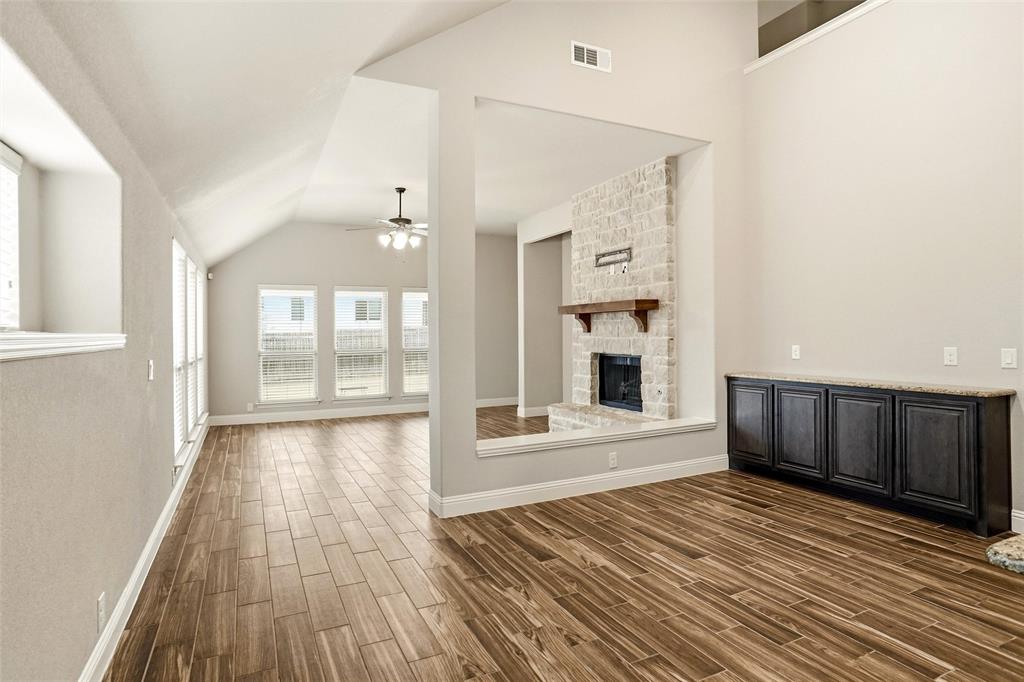 1021 Rustic Oak Way Burleson, TX 76028 - Photo 3 of 16