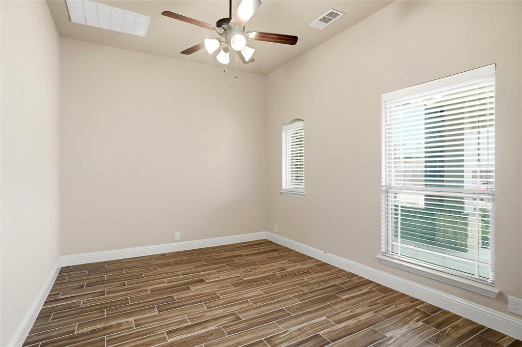 1021 Rustic Oak Way Burleson, TX 76028 - Photo 6 of 16