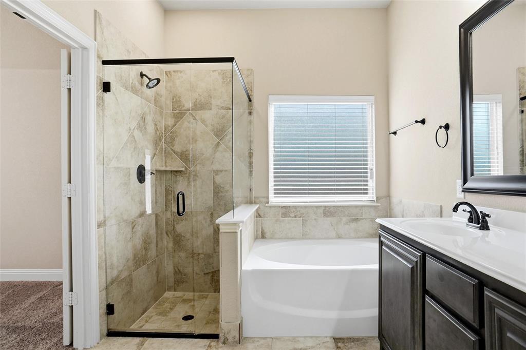 1021 Rustic Oak Way Burleson, TX 76028 - Photo 9 of 16