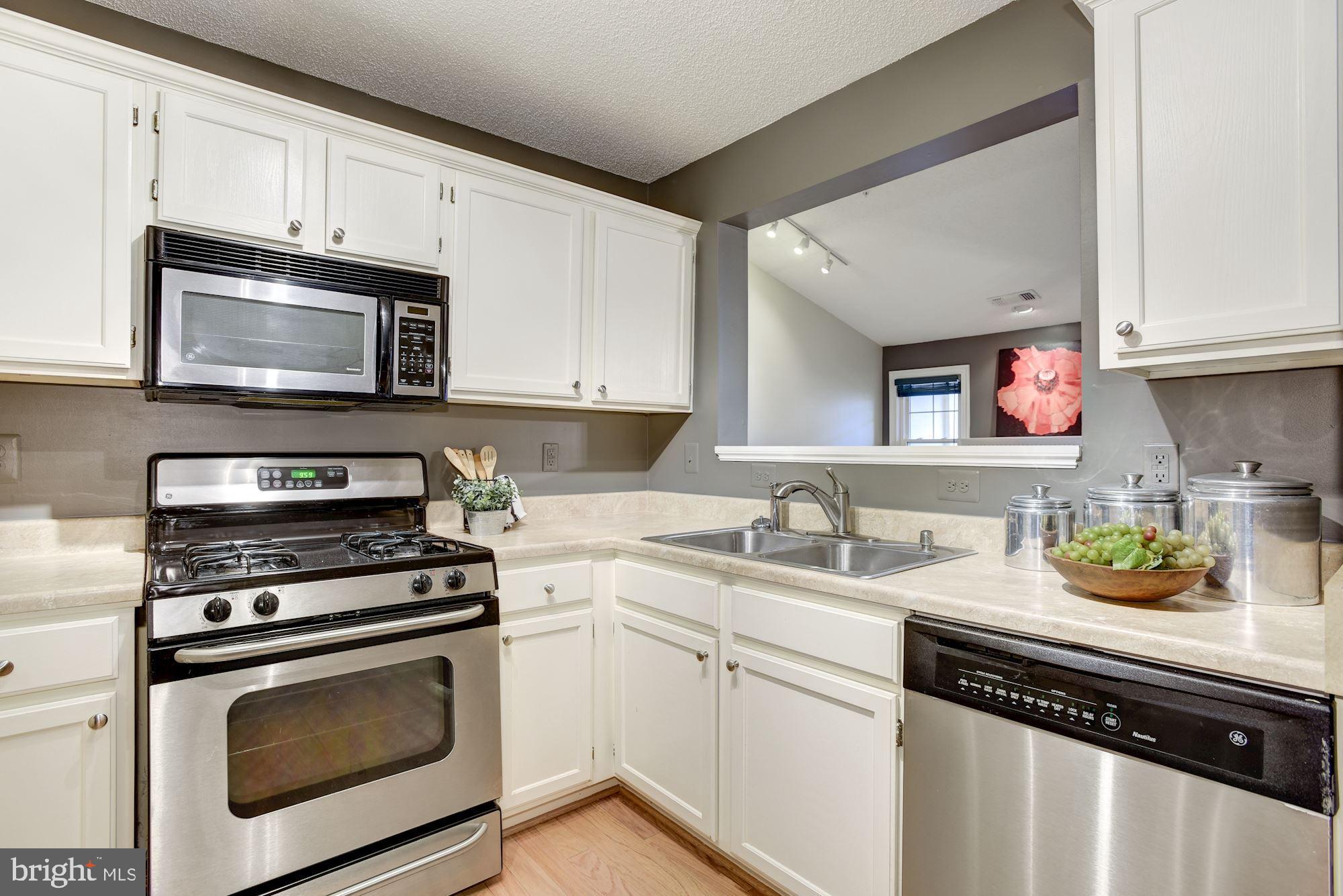 12016 Taliesin Place, Unit 35 Reston, VA 20190 - Photo 14 of 32 Gallery Image 14