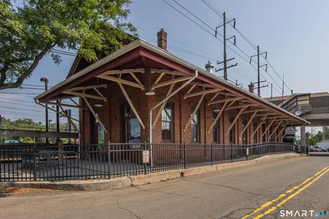 $749,000 | 158 Mayfair Road, Fairfield, CT 06824